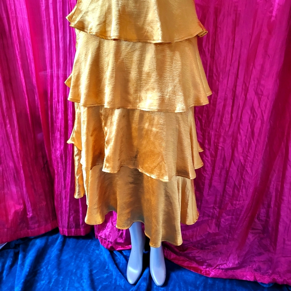 🌻 Golden satin sunflower colored skirt 🌻